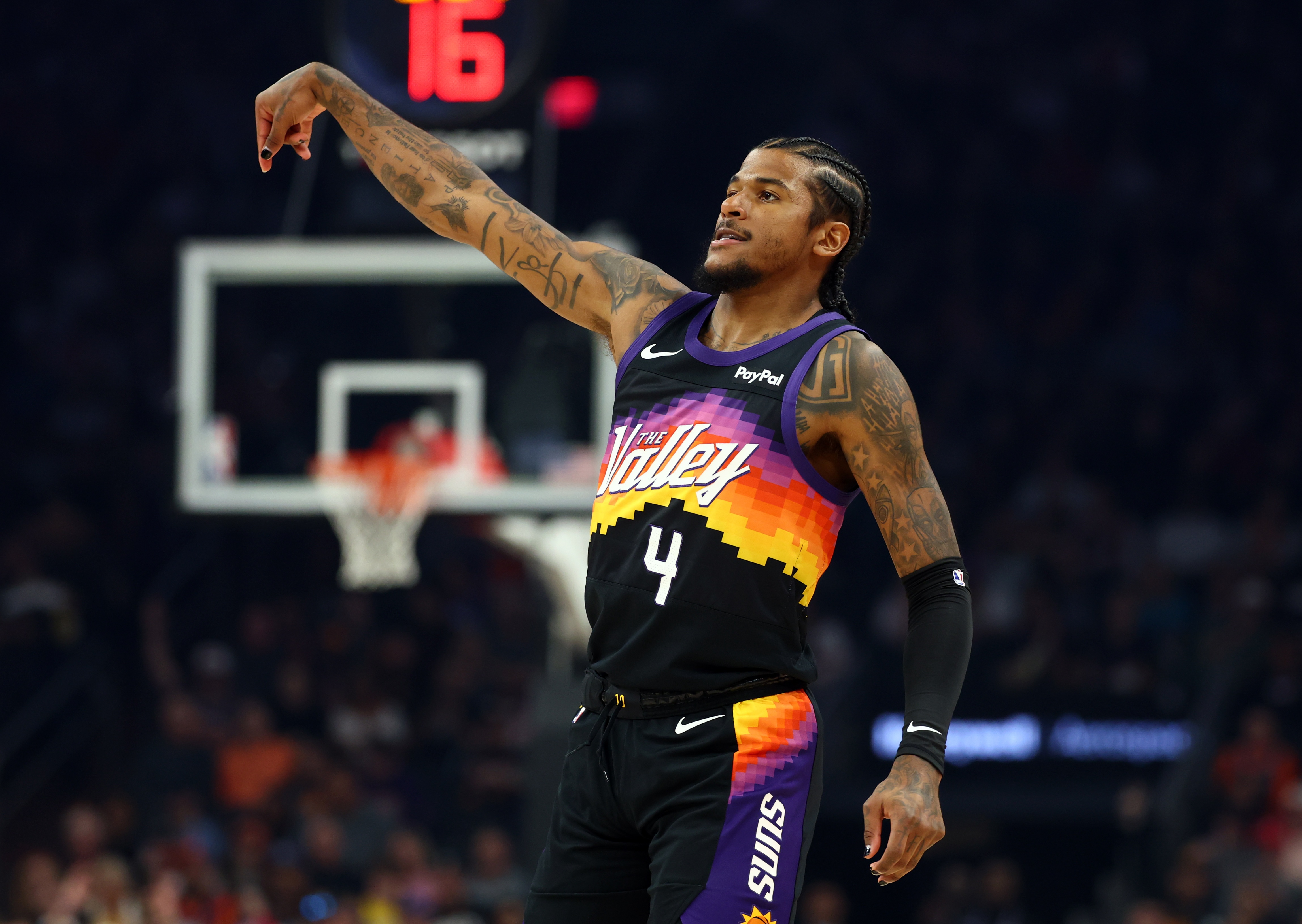 杀疯了！杰伦·格林高难度中投打进后三分还有 8记三分平生涯最高